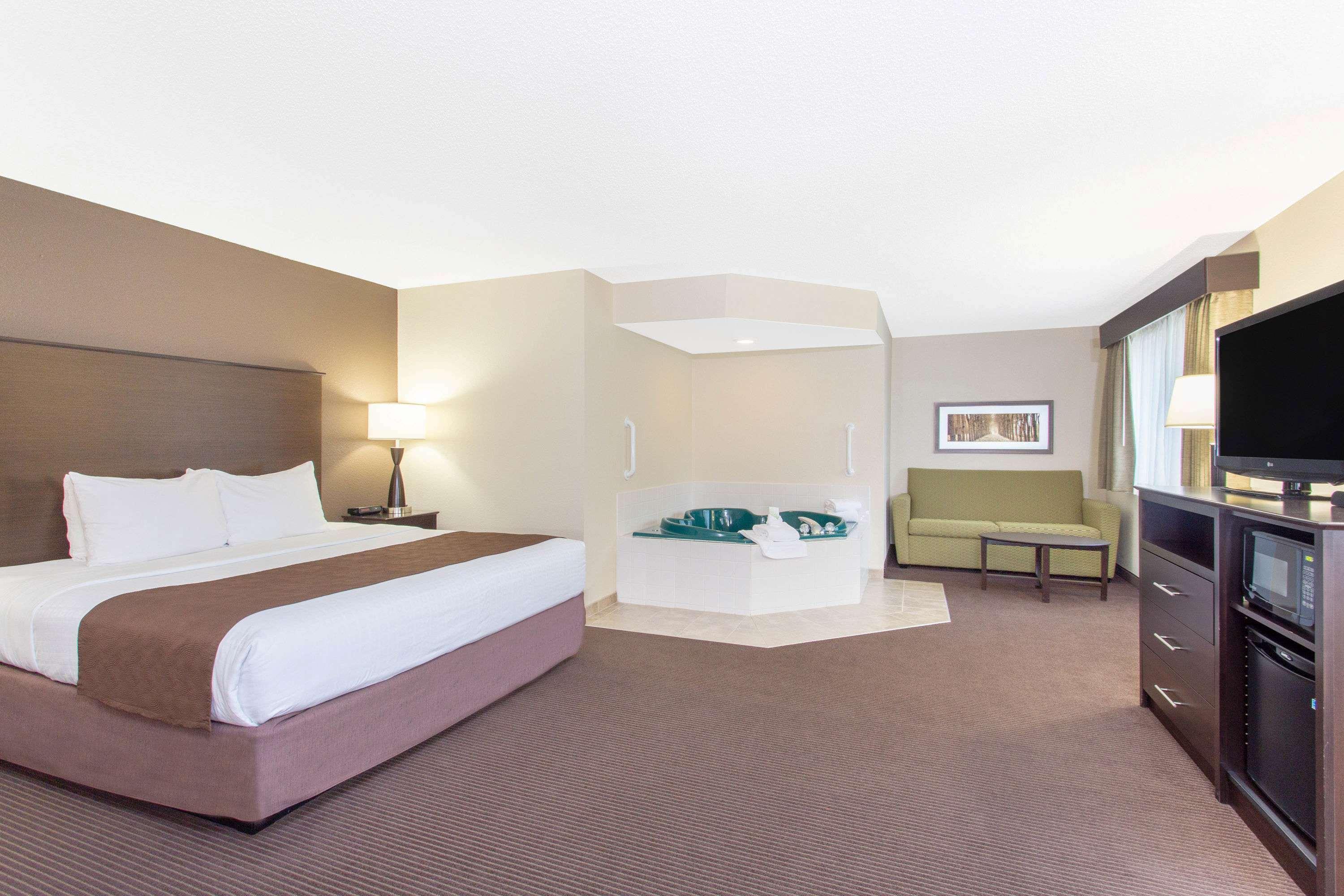 Americinn By Wyndham Rhinelander Esterno foto