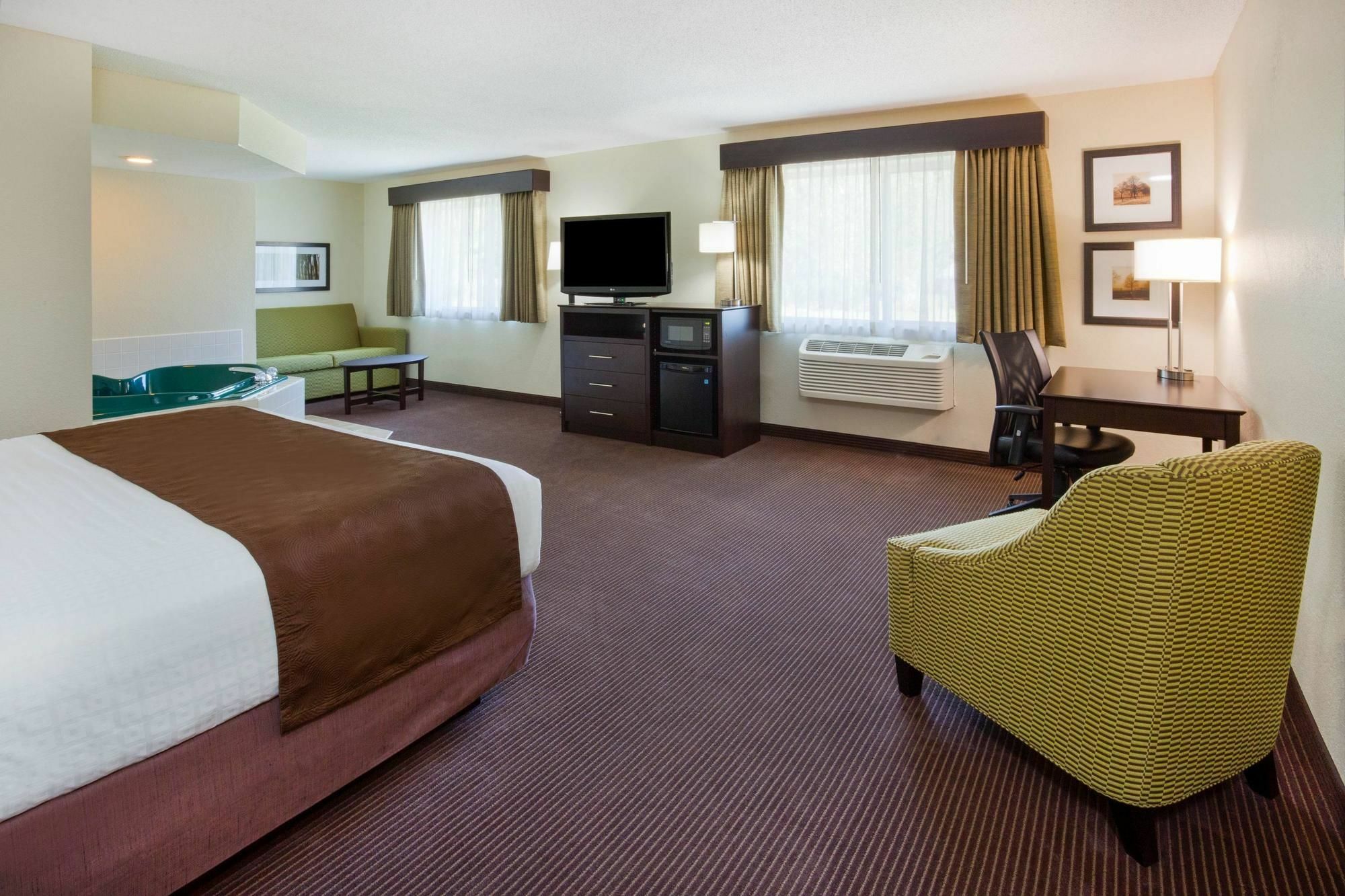 Americinn By Wyndham Rhinelander Esterno foto
